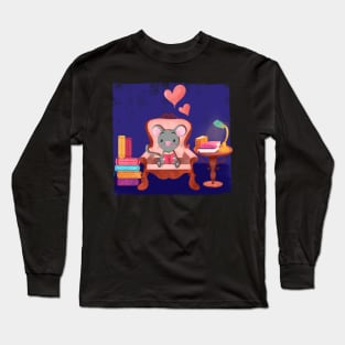 Cute mouse love reading at night Long Sleeve T-Shirt